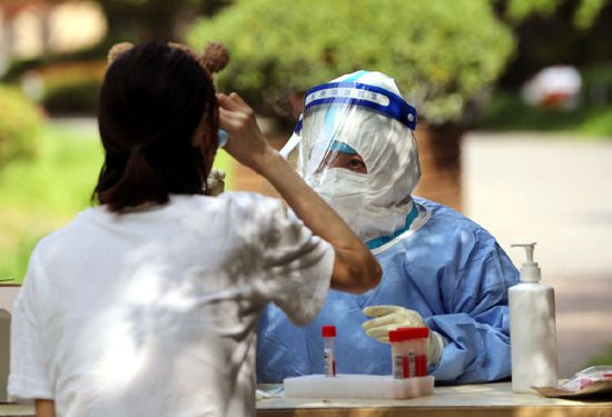 Week of virus tests underway in Shanghai