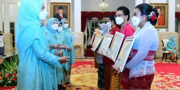 Rising to Challenges and Building a Bright Future Through Cooperation