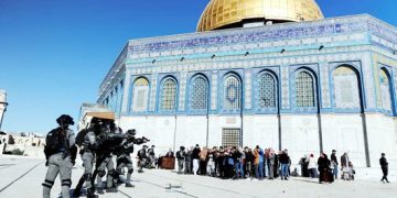 Israeli troops kill Palestinian  during West Bank raid, medics say