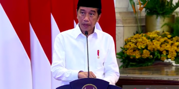 President Jokowi, Vice President Ma’ruf Amin pay zakat through Baznas