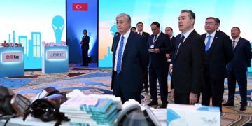 Kazakh President gets familiarized in Turkey with big investment projects