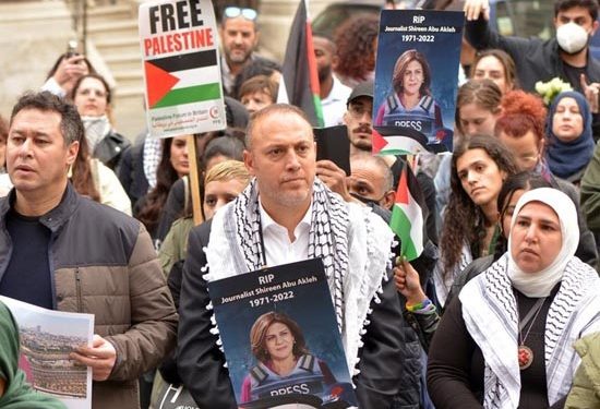 Sri Lanka’s new PM struggles to form unity government