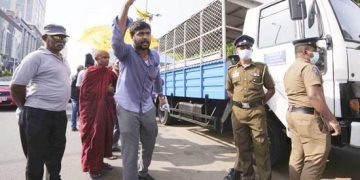 Sri Lankan  police use tear gas on protesters near Parliament