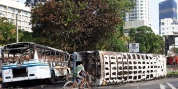 Sri Lanka’s new PM struggles to form unity government