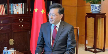 Ambassador Qin calls on China, U.S. to take leading role in recovery of global economy