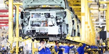 China goes bold by slashing taxes to boost economy