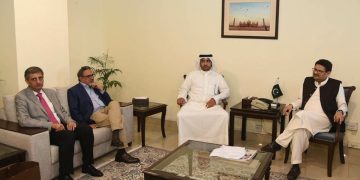 Ukraine forces to retreat from battleground city: Governor