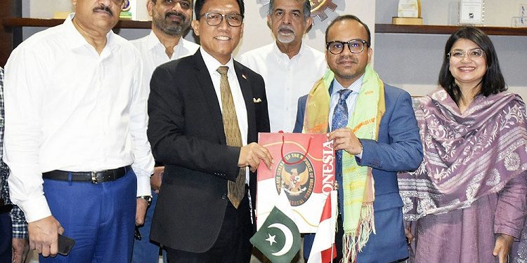 Accusations fly after Myanmar bombing kills 1, injures 9