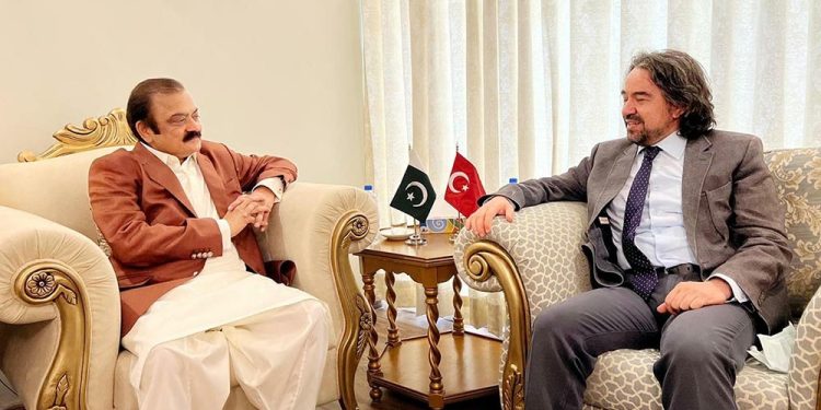 Ukraine forces to retreat from battleground city: Governor