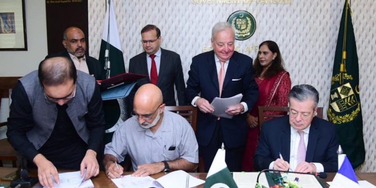 ASEAN  envoy appeals to Myanmar junta to spare Aun San Suu Kyi jail