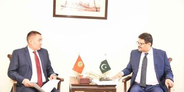 Miftah Ismail apprises the Kyrgyz Ambassador about potential investment avenues present  in Pakistan