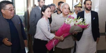 Ukraine forces to retreat from battleground city: Governor