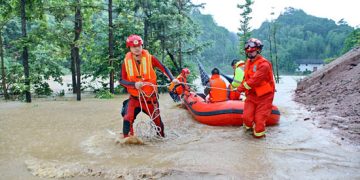 China prepares 360 mln  yuan, expert teams to  guide flood control work
