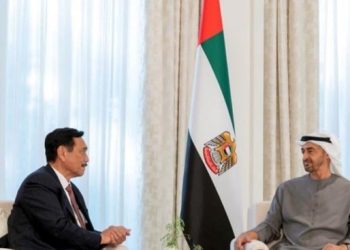 Bankrupt Sri Lanka opens  IMF talks, begins shutdown