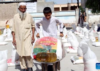 US military aircraft with 5 onboard crashes in California