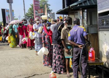 SL gives public workers  extra day off to grow food