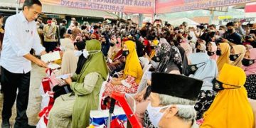 North Korea says hundreds ill with unidentified disease amid COVID-19 outbreak