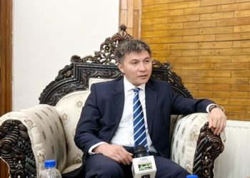 Bankrupt Sri Lanka opens  IMF talks, begins shutdown