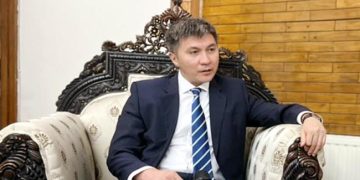 Bankrupt Sri Lanka opens  IMF talks, begins shutdown