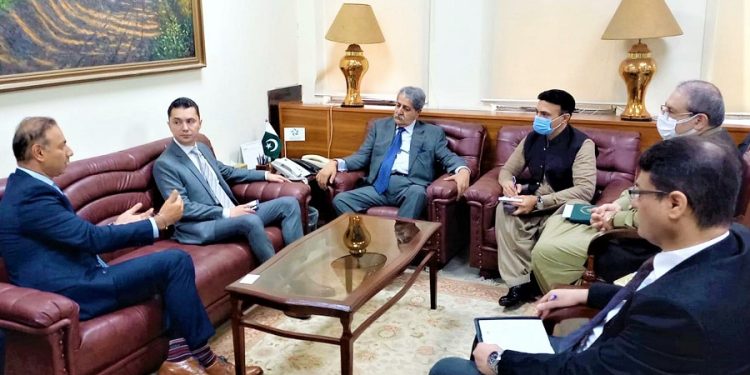 Macron counts on Saudi prince to ‘ease’ Ukraine war effects