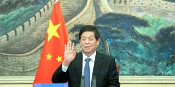 China’s top legislator calls for enhanced parliamentary exchanges with Bangladesh