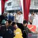 Jokowi, First Lady distribute social aid at Petisah Market