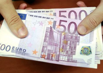 Sliding euro raises  anxieties in Europe