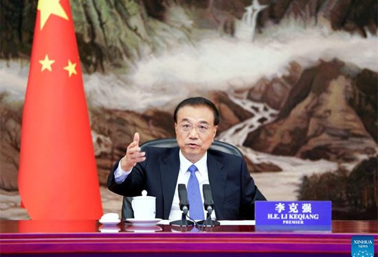 Chinese Premier meets with executive chairman of WEF
