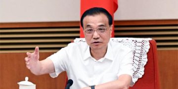 Chinese Premier  stresses consolidating  recovery, stabilizing economy