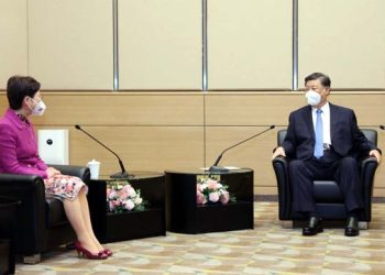 Xi commends Lam’s  role as chief executive