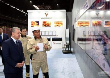 President gets acquainted with new  projects of Uzbekistan Metallurgical Plant