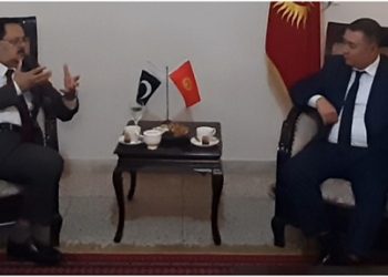 IIUI President visits flood relief camp