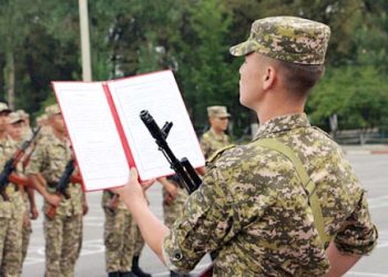 Kyrgyz president  signs decree on conscription of citizens for service