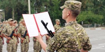 Kyrgyz president  signs decree on conscription of citizens for service