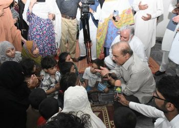 IIUI President visits flood relief camp