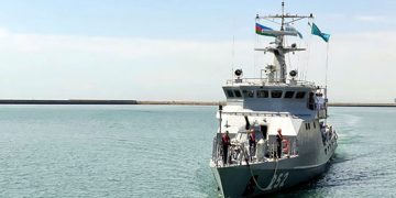 Russian, Kazakh  warships dock at Baku port for upcoming army games