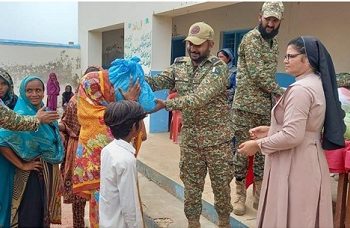 IIUI President visits flood relief camp