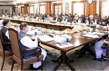 IIUI President visits flood relief camp