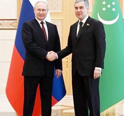 Putin Presents State Award  to Gurbanguly Berdimuhamedov