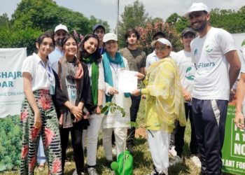 Team save dreams carries out tree plantation drive Muhm Shajr-e-Sayadar