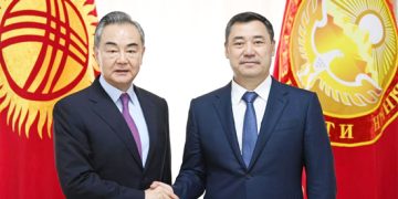 Kyrgyz President  meets with Chinese FM