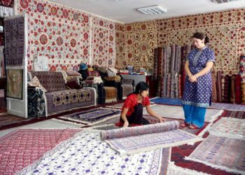 “Khujum” the most creative and attractive carpet factory in Samarkand